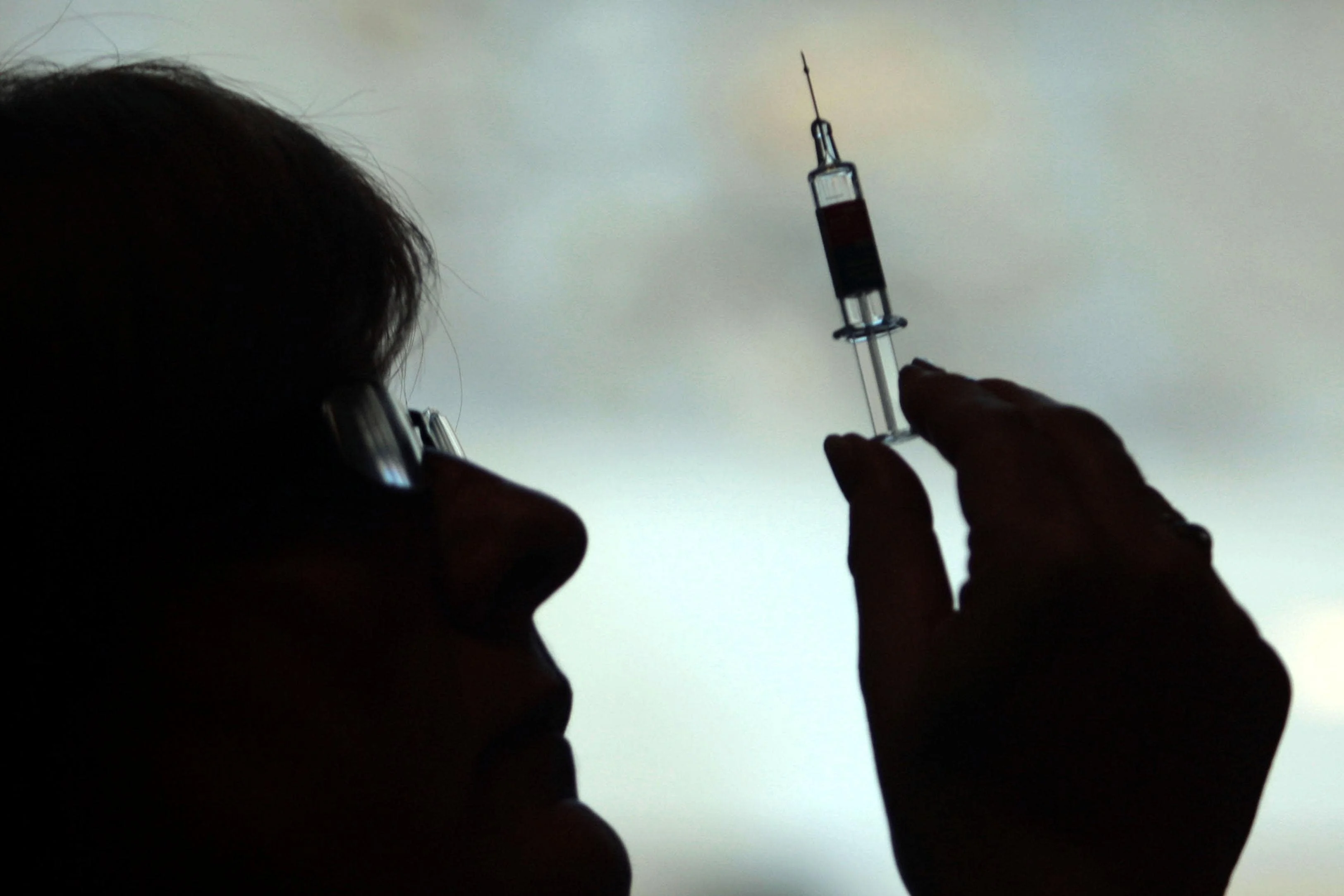 Family physicians recommend all adults get a COVID-19 vaccination, especially seniors and those with other risk factors