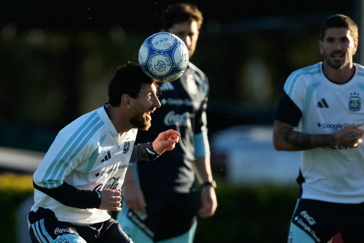 Argentina bids Messi farewell in final national team match, ending an era